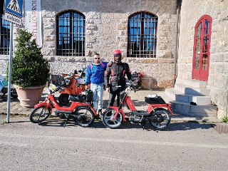 Ascoli - Dal Piceno alla Toscana in sella al Sì Piaggio: l’avventura di Fabio e Pietro